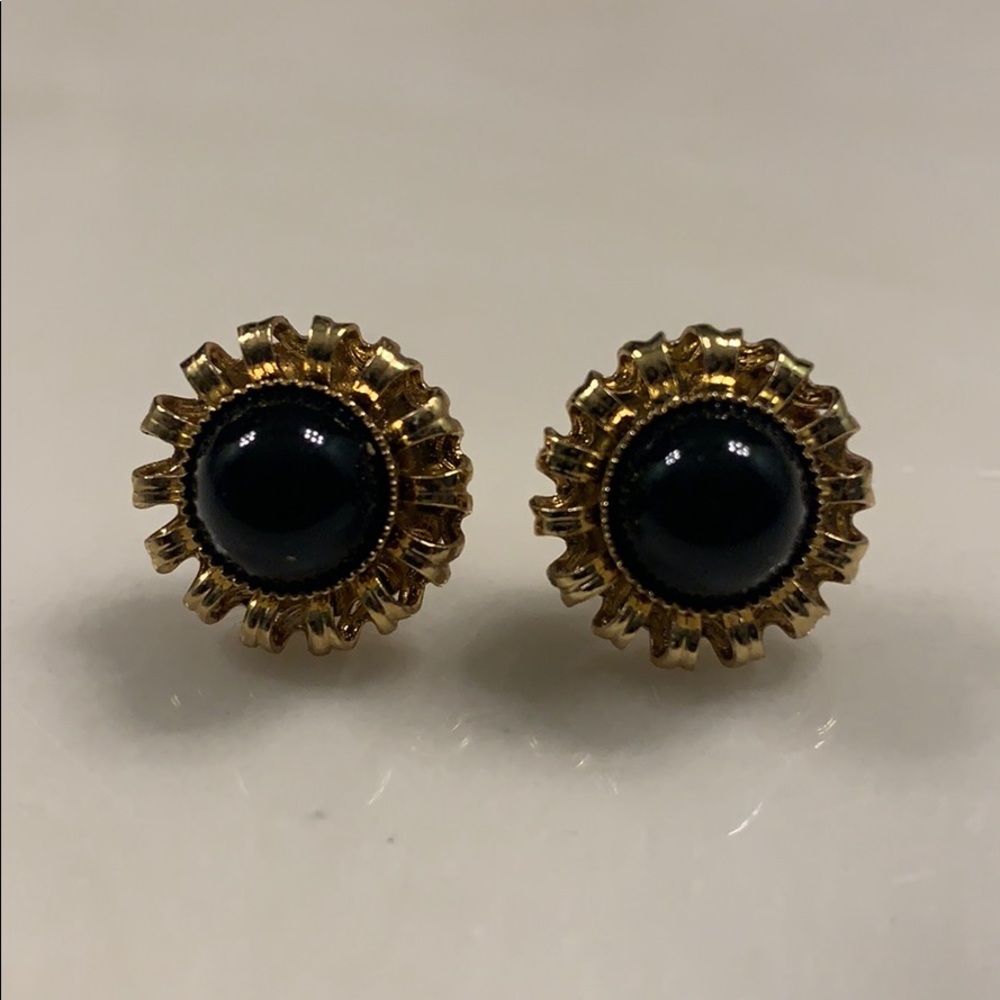 Stella and Dot Gigi earrings in black